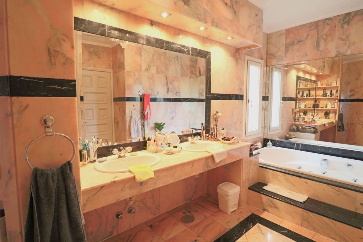 6 quarto Moradia para venda em El Paraiso com piscina garagem - 4 200 000 € (Ref: 10060936)