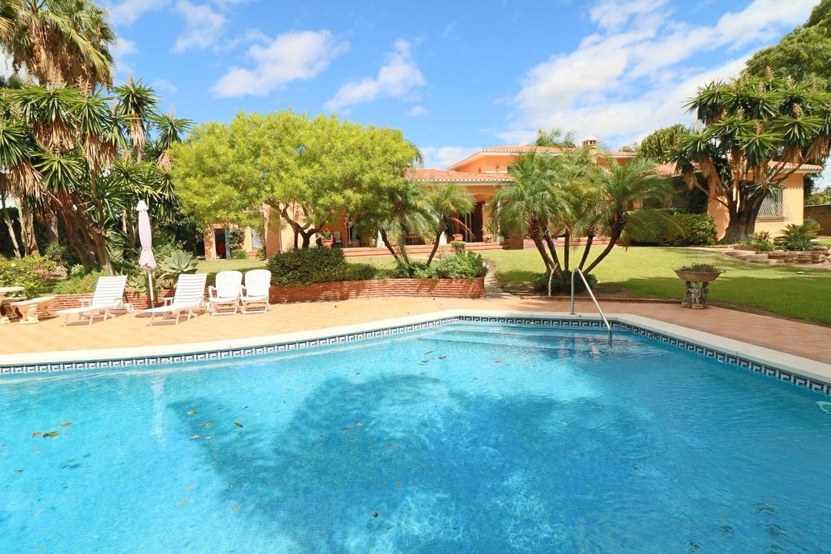 6 quarto Moradia para venda em El Paraiso com piscina garagem - 4 200 000 € (Ref: 10060936)