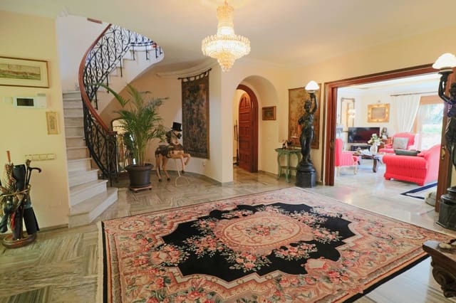 6 quarto Moradia para venda em El Paraiso, Estepona com piscina garagem - 4 200 000 € (Ref: 10060936)