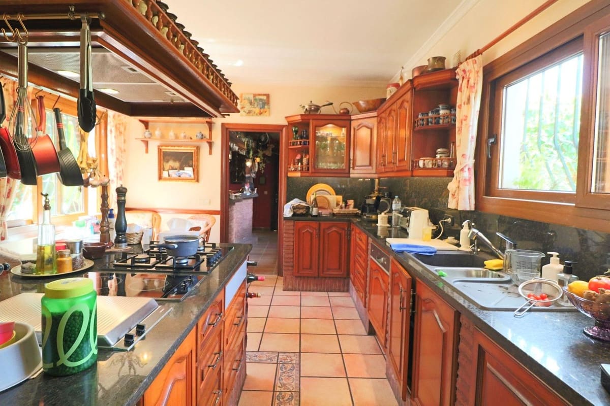 6 quarto Moradia para venda em El Paraiso com piscina garagem - 4 200 000 € (Ref: 10060936)