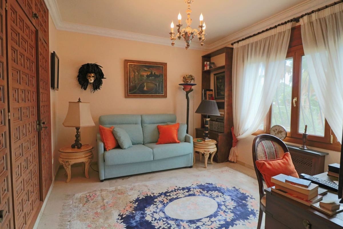6 quarto Moradia para venda em El Paraiso com piscina garagem - 4 200 000 € (Ref: 10060936)