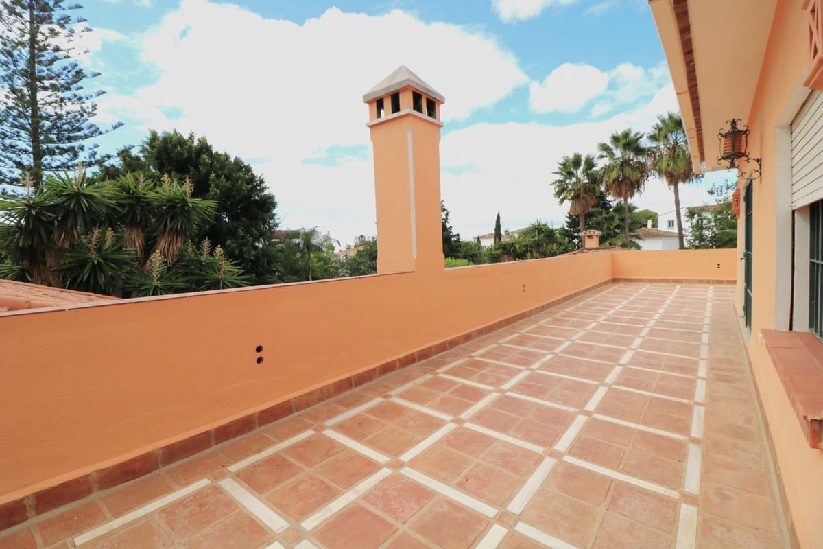 6 quarto Moradia para venda em El Paraiso com piscina garagem - 4 200 000 € (Ref: 10060936)