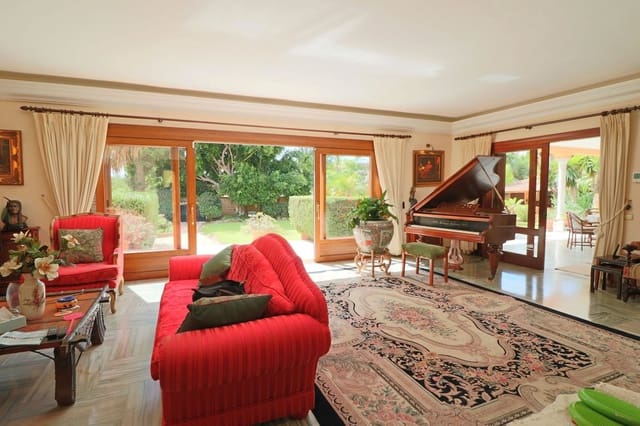 6 quarto Moradia para venda em El Paraiso, Estepona com piscina garagem - 4 200 000 € (Ref: 10060936)