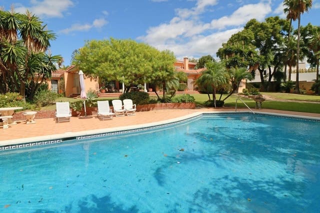 6 quarto Moradia para venda em El Paraiso, Estepona com piscina garagem - 4 200 000 € (Ref: 10060936)