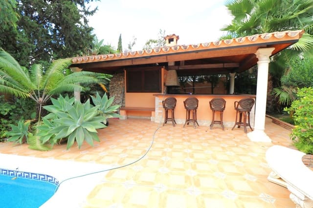 6 quarto Moradia para venda em El Paraiso, Estepona com piscina garagem - 4 200 000 € (Ref: 10060936)