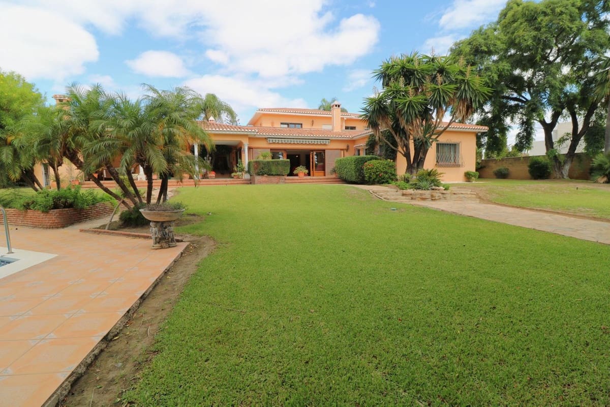 6 quarto Moradia para venda em El Paraiso com piscina garagem - 4 200 000 € (Ref: 10060936)