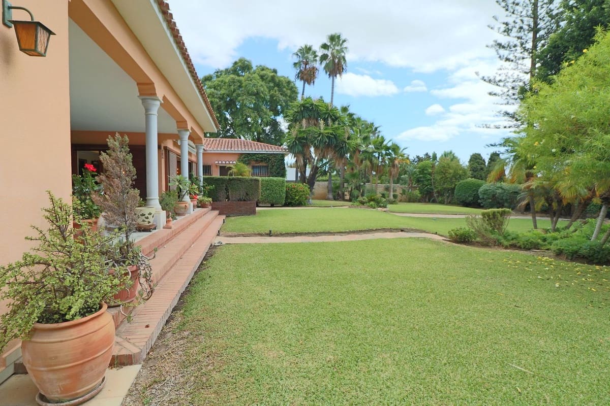 6 quarto Moradia para venda em El Paraiso com piscina garagem - 4 200 000 € (Ref: 10060936)