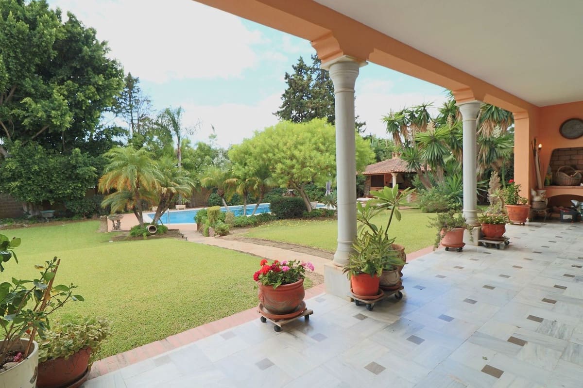6 quarto Moradia para venda em El Paraiso com piscina garagem - 4 200 000 € (Ref: 10060936)