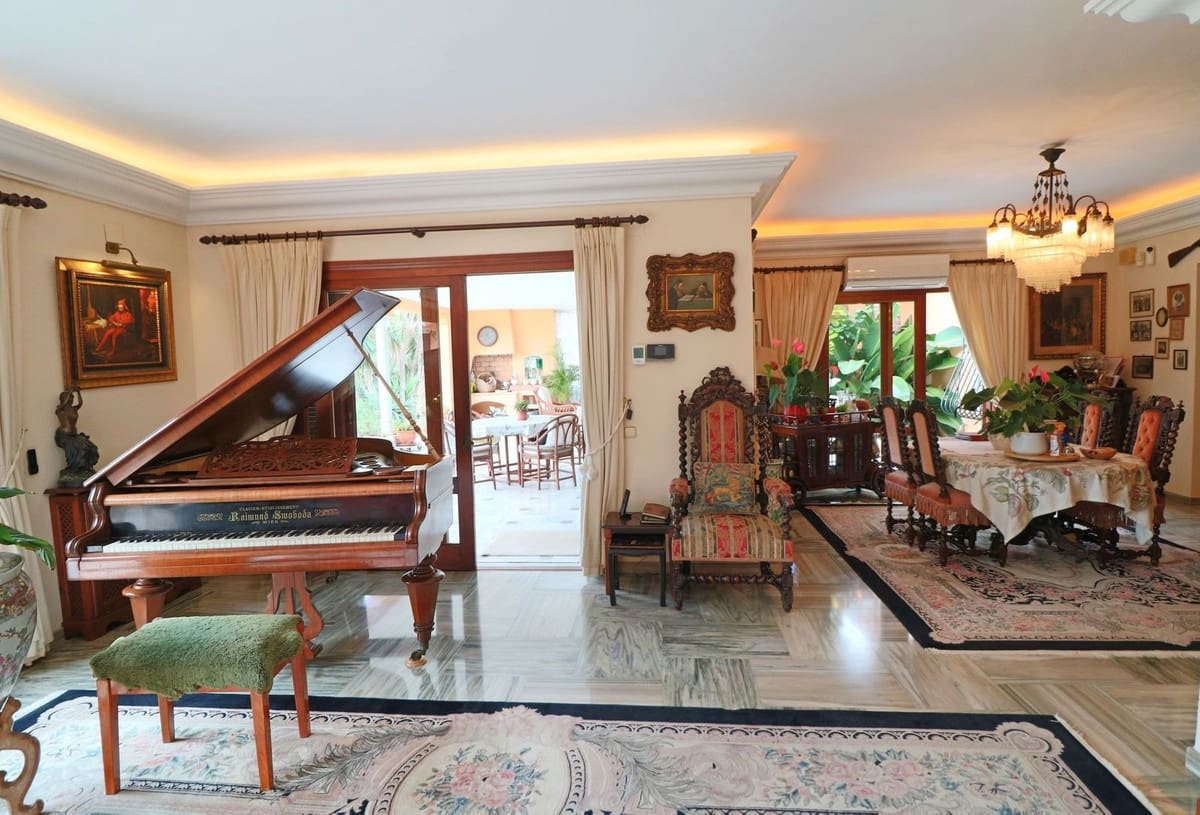 6 quarto Moradia para venda em El Paraiso com piscina garagem - 4 200 000 € (Ref: 10060936)