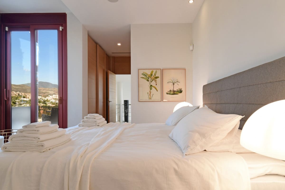 7 sypialnia Willa na sprzedaż w Nueva Andalucia z basenem garażem - 4 400 000 € (Ref: 10098538)