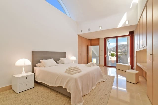7 sypialnia Willa na sprzedaż w Nueva Andalucia, Marbella z basenem garażem - 4 400 000 € (Ref: 10098538)
