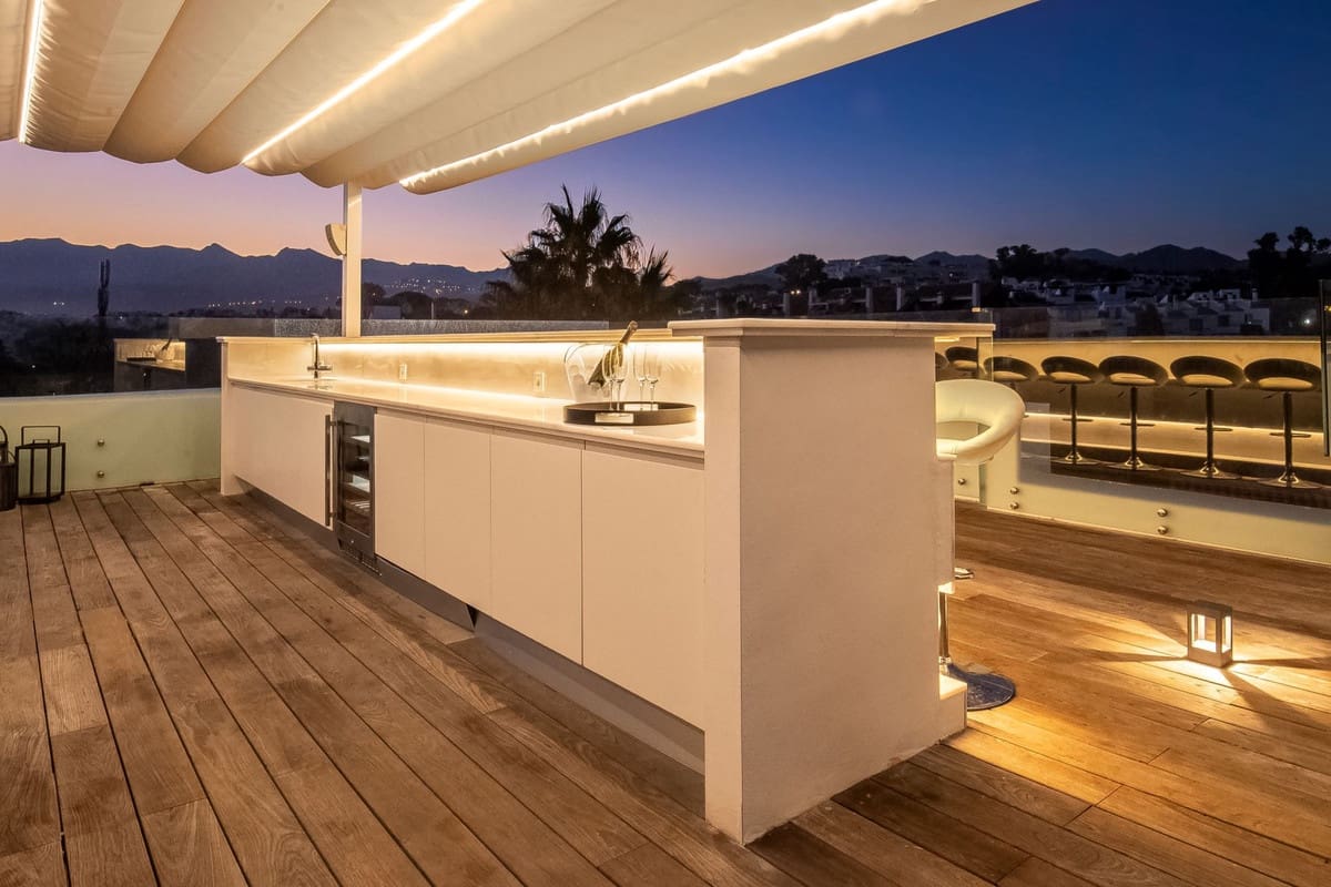Chalet de 6 habitaciones en Costabella en venta con piscina garaje - 6.500.000 € (Ref: 10165601)