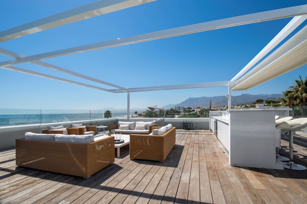 Chalet de 6 habitaciones en Costabella en venta con piscina garaje - 6.500.000 € (Ref: 10165601)