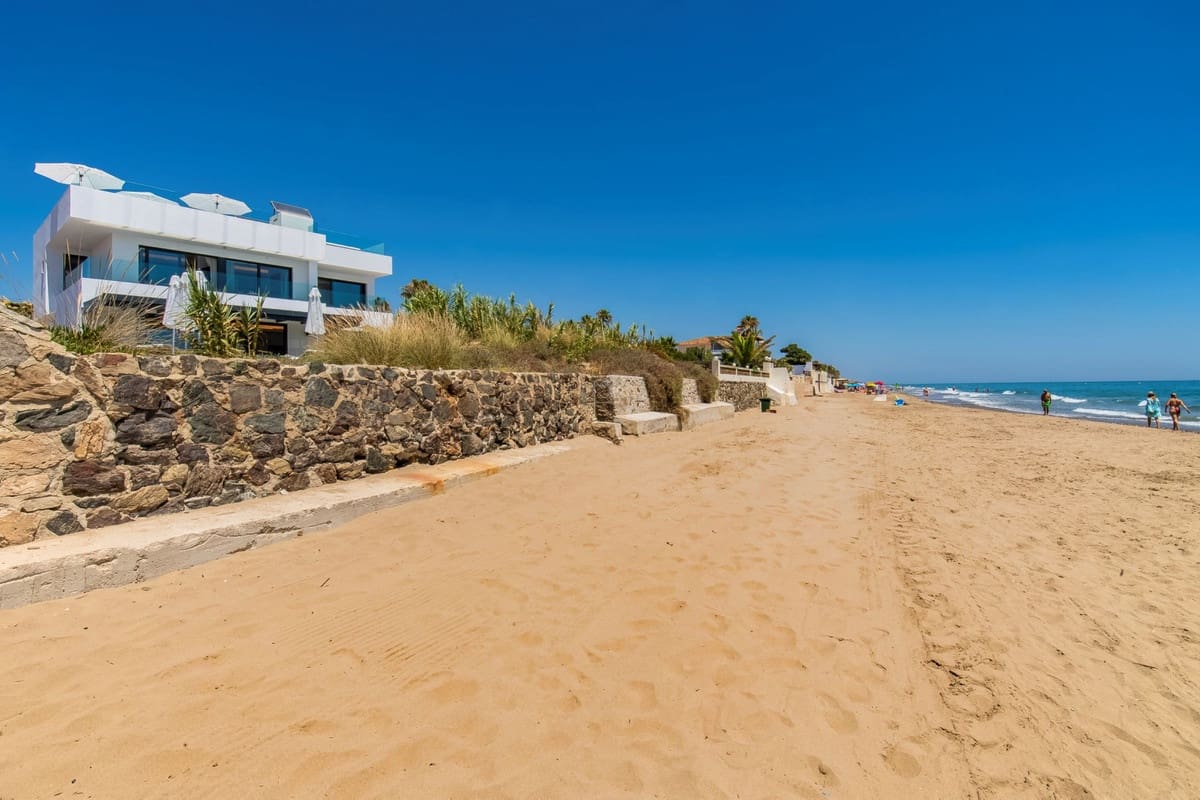 Chalet de 6 habitaciones en Costabella en venta con piscina garaje - 6.500.000 € (Ref: 10165601)