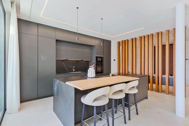 4 slaapkamer Villa te koop in El Paraiso, Estepona met zwembad garage - € 3.700.000 (Ref: 10179223)