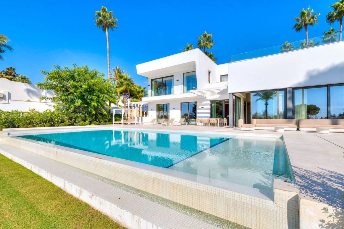4 soveværelse Villa til salg i El Paraiso med swimmingpool garage - € 3.700.000 (Ref: 10179223)