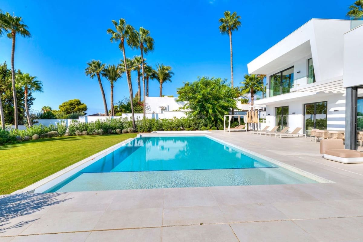 4 soveværelse Villa til salg i El Paraiso med swimmingpool garage - € 3.700.000 (Ref: 10179223)