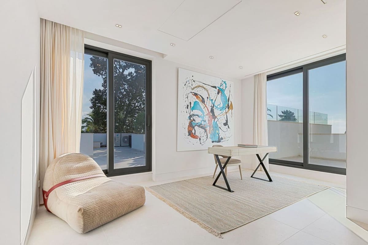 4 soveværelse Villa til salg i El Paraiso med swimmingpool garage - € 3.700.000 (Ref: 10179223)