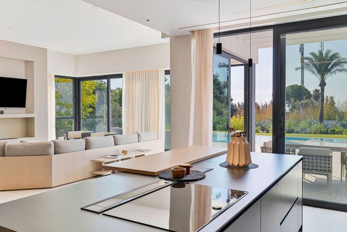 4 soveværelse Villa til salg i El Paraiso med swimmingpool garage - € 3.700.000 (Ref: 10179223)