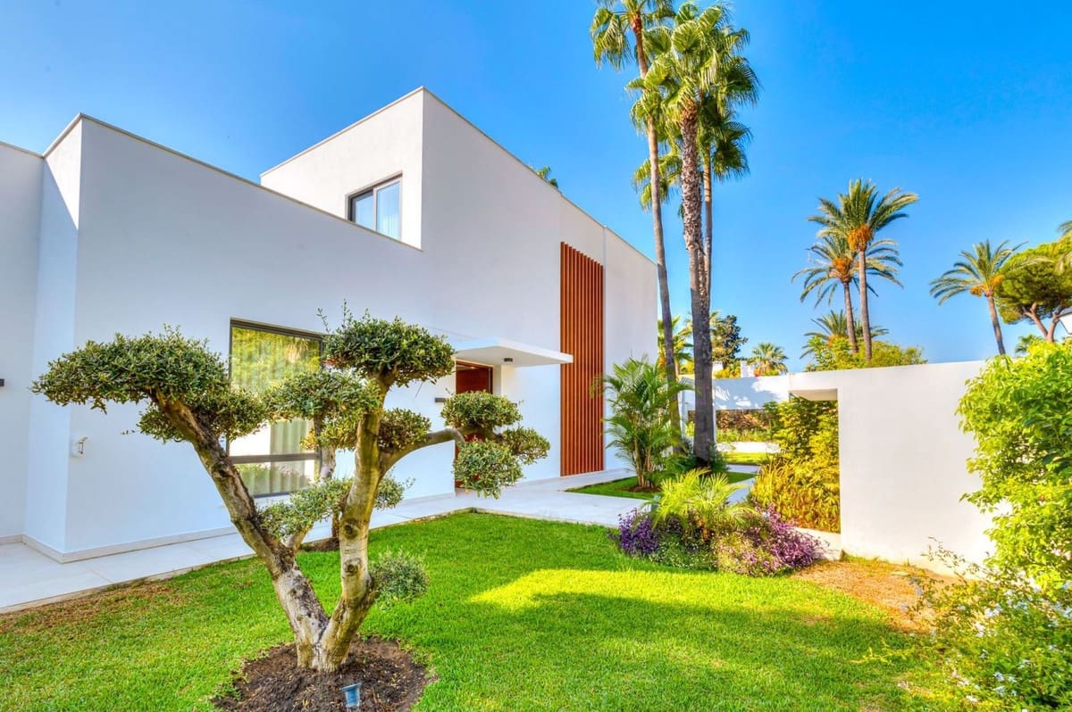 4 soveværelse Villa til salg i El Paraiso med swimmingpool garage - € 3.700.000 (Ref: 10179223)