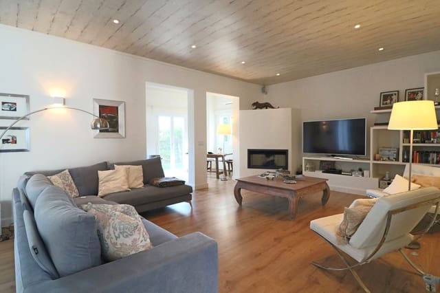 5 makuuhuone Huvila myytävänä paikassa Nueva Andalucia, Marbella mukana uima-altaan - 2 490 000 € (Ref: 8090271)