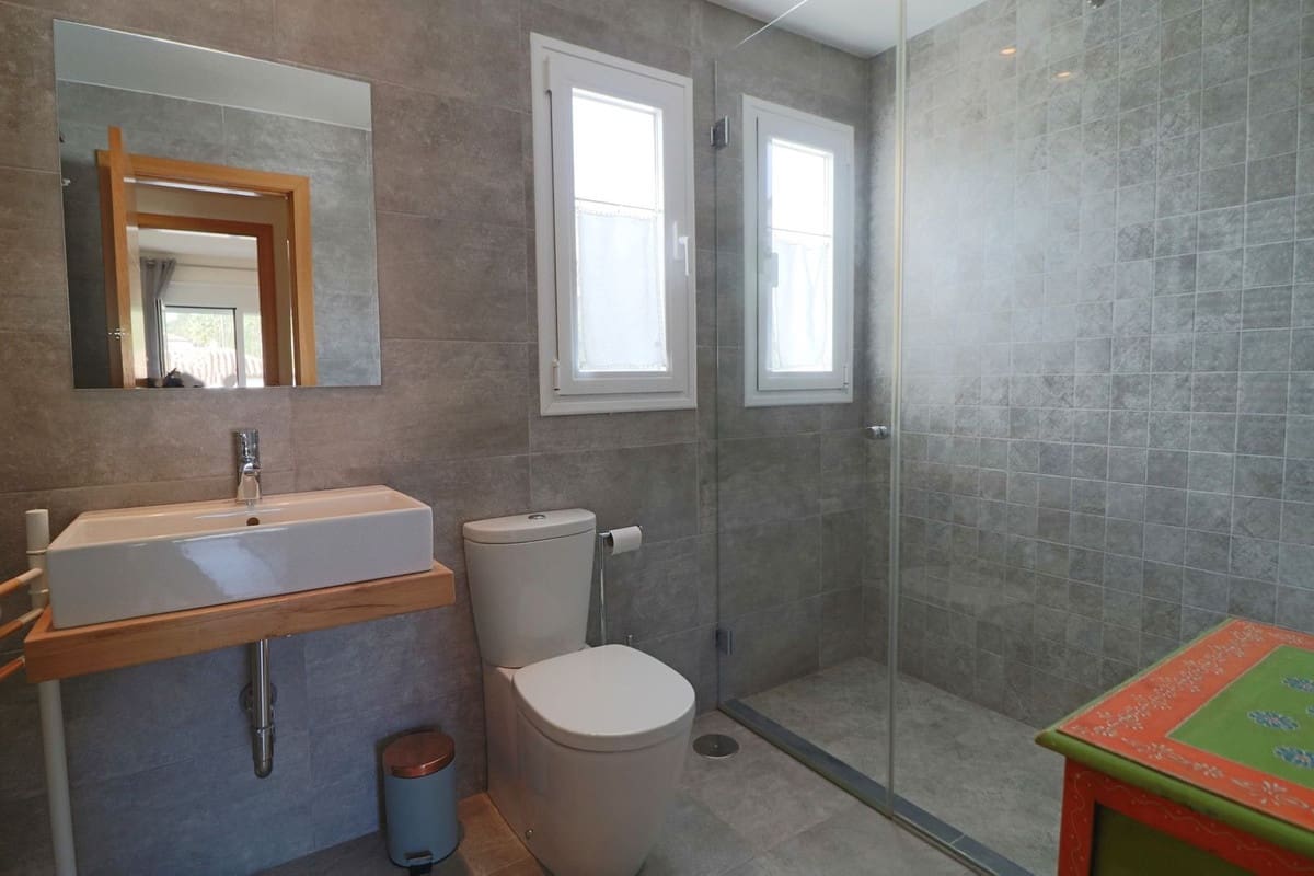 5 makuuhuone Huvila myytävänä paikassa Nueva Andalucia mukana uima-altaan - 2 490 000 € (Ref: 8090271)