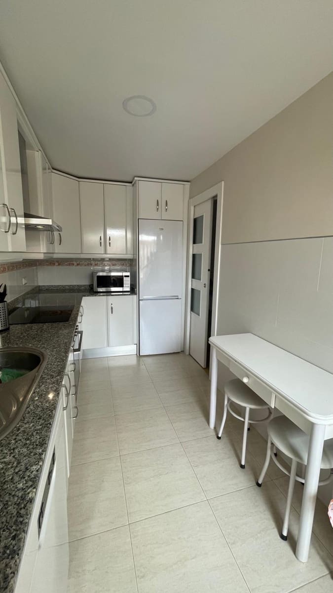 2 soverom Leilighet til leie i Puerto del Rey med garasje - € 1 200 (Ref: 10173960)
