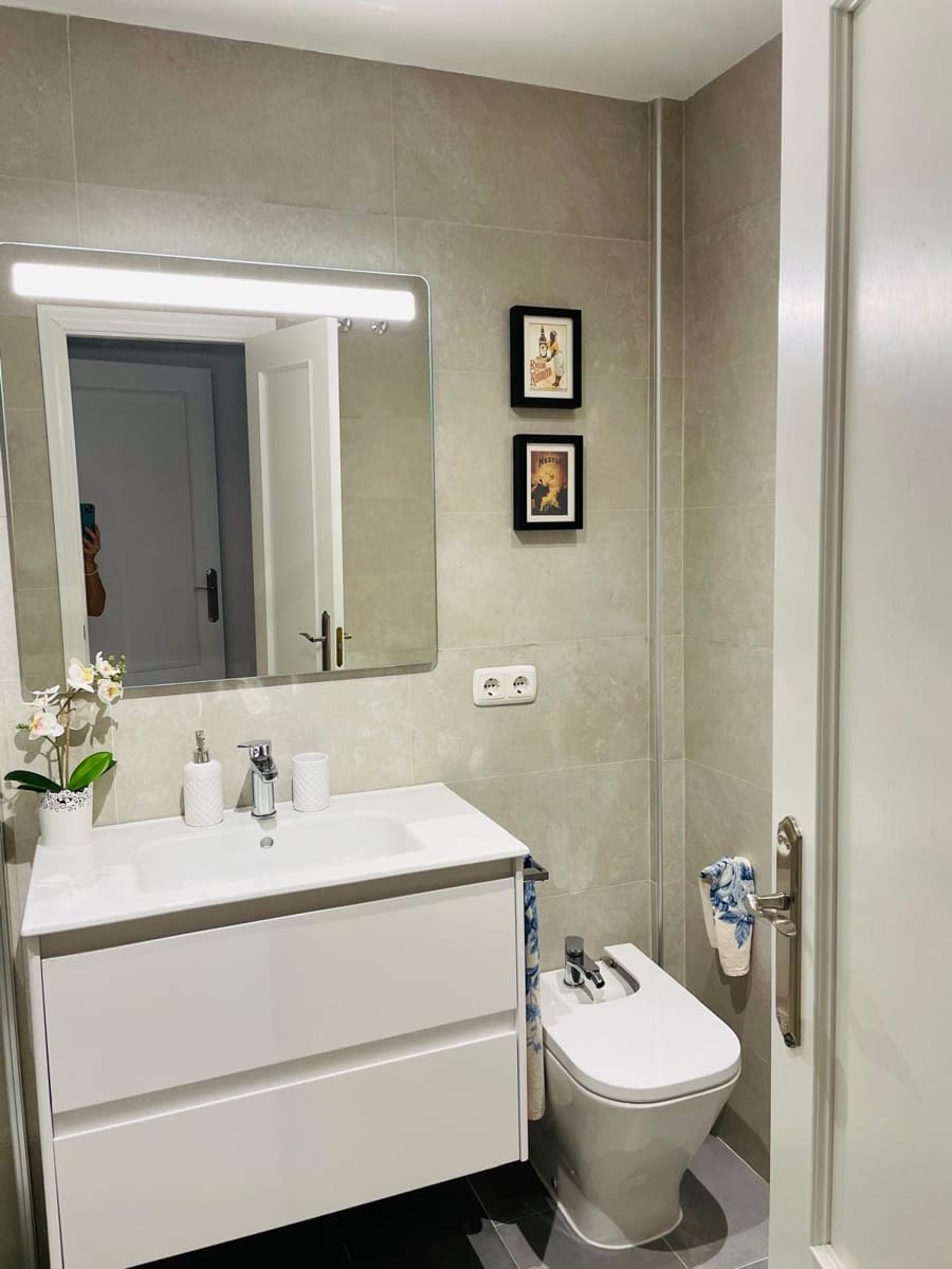 2 soverom Leilighet til leie i Puerto del Rey med garasje - € 1 200 (Ref: 10173960)