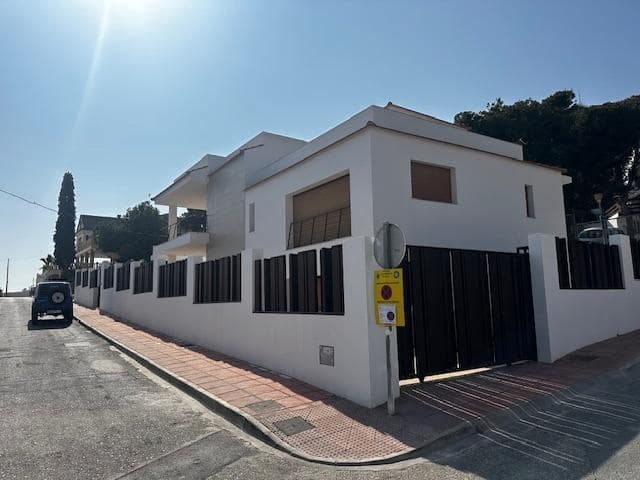 5 bedroom Villa for sale in San Juan de los Terreros with pool - € 845,000 (Ref: 8834455)