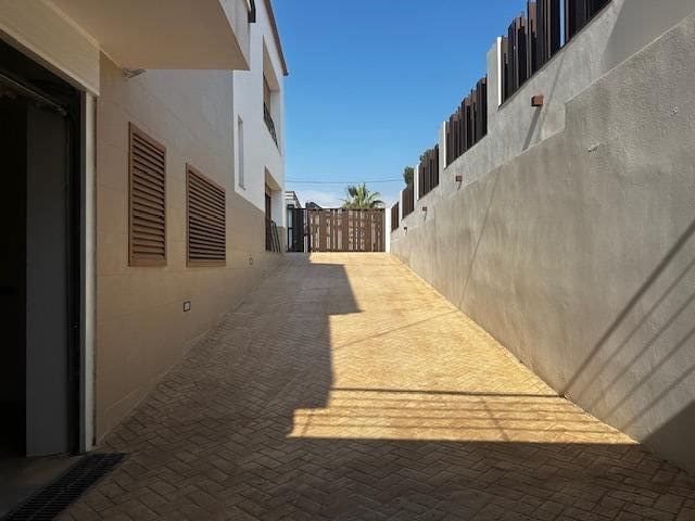 5 bedroom Villa for sale in San Juan de los Terreros with pool - € 845,000 (Ref: 8834455)