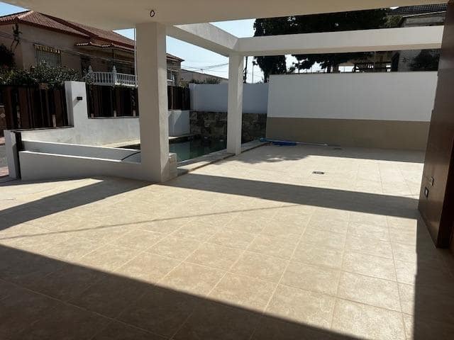 5 bedroom Villa for sale in San Juan de los Terreros with pool - € 845,000 (Ref: 8834455)