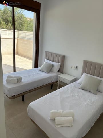 Chalet de 3 habitaciones en Vera en venta con piscina garaje - 419.000 € (Ref: 9031301)