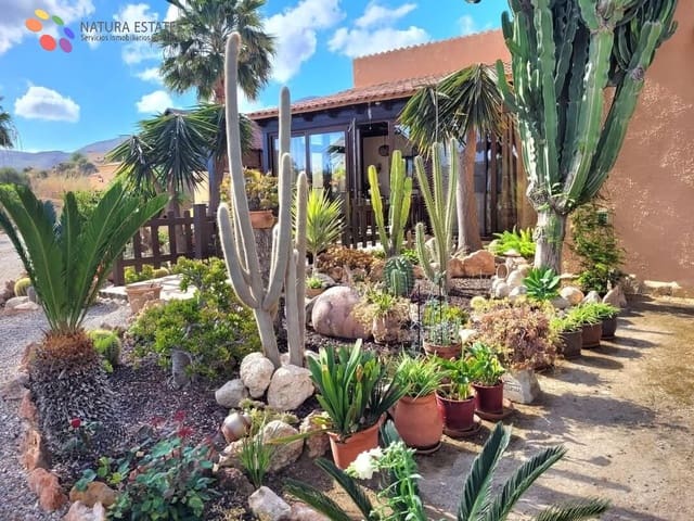 4 soveværelse Finca/Landehus til salg i Mojácar med swimmingpool garage - € 398.000 (Ref: 9758926)