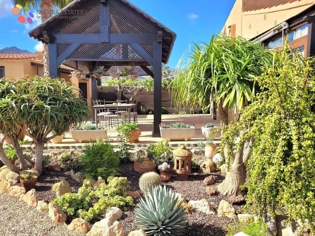 4 soveværelse Finca/Landehus til salg i Mojácar med swimmingpool garage - € 398.000 (Ref: 9758926)