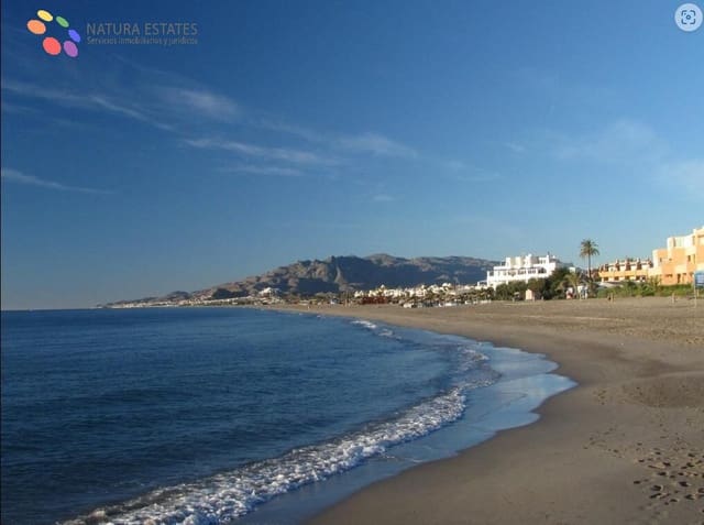 Apartamento de 2 habitaciones en Vera en venta con piscina - 285.000 € (Ref: 9945682)