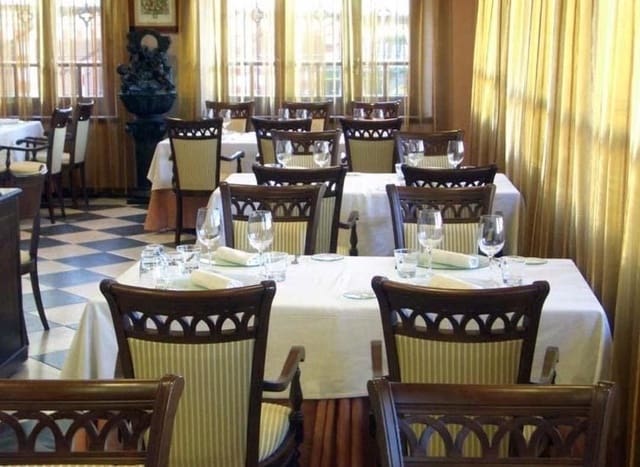 48 sovrum Hotell till salu i Antequera med garage - 4 200 000 € (Ref: 10004278)