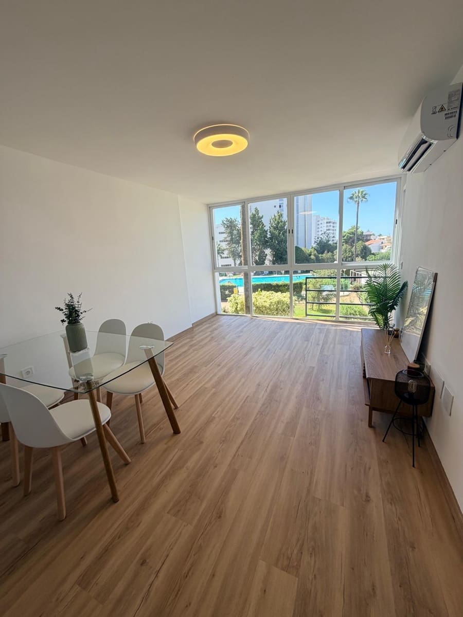 2 soveværelse Lejlighed til salg i Benalmadena med swimmingpool - € 305.000 (Ref: 10004281)