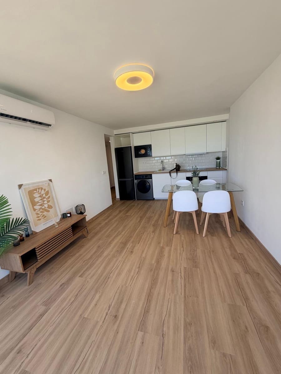 2 soveværelse Lejlighed til salg i Benalmadena med swimmingpool - € 305.000 (Ref: 10004281)
