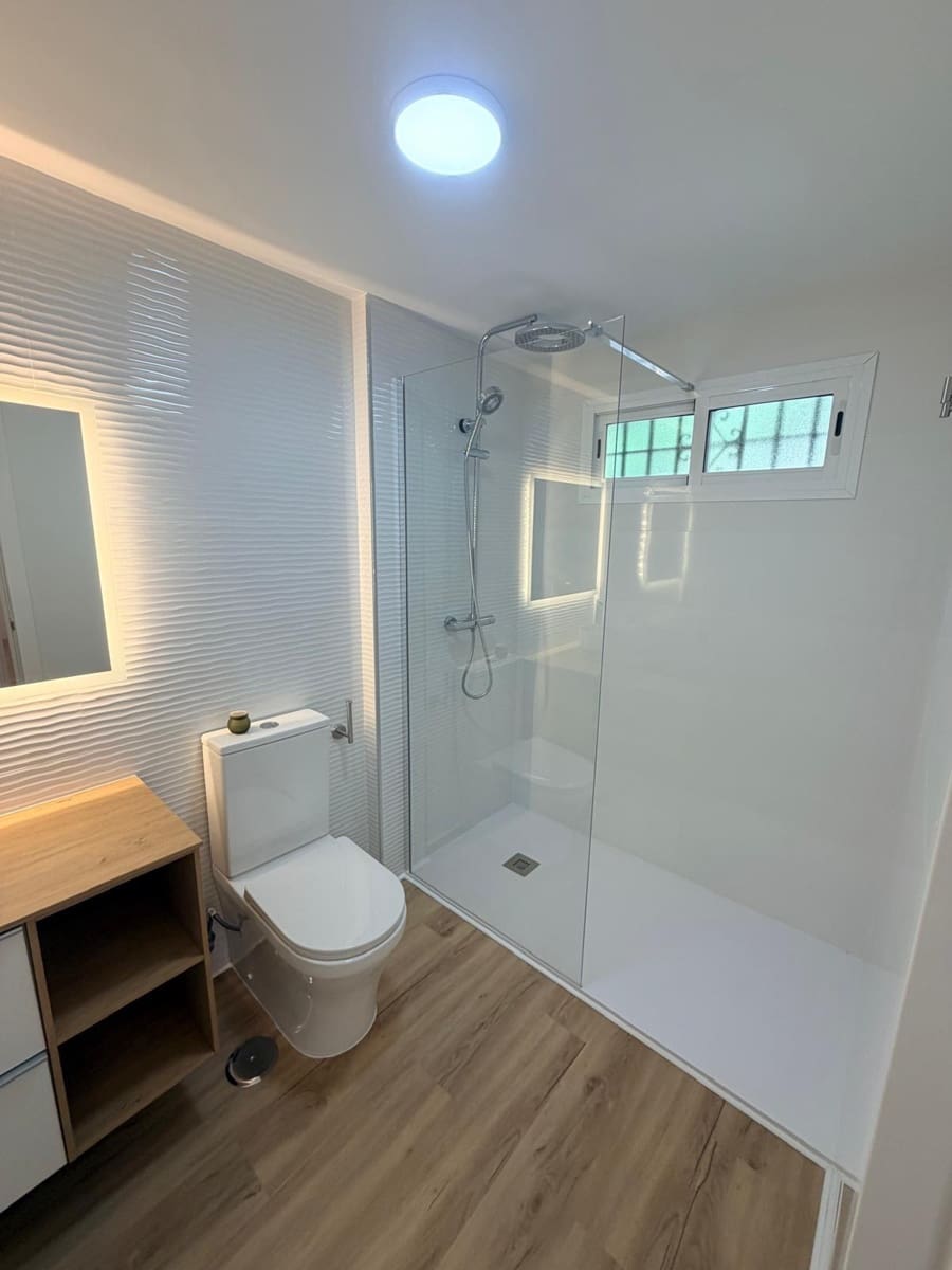 2 soveværelse Lejlighed til salg i Benalmadena med swimmingpool - € 305.000 (Ref: 10004281)