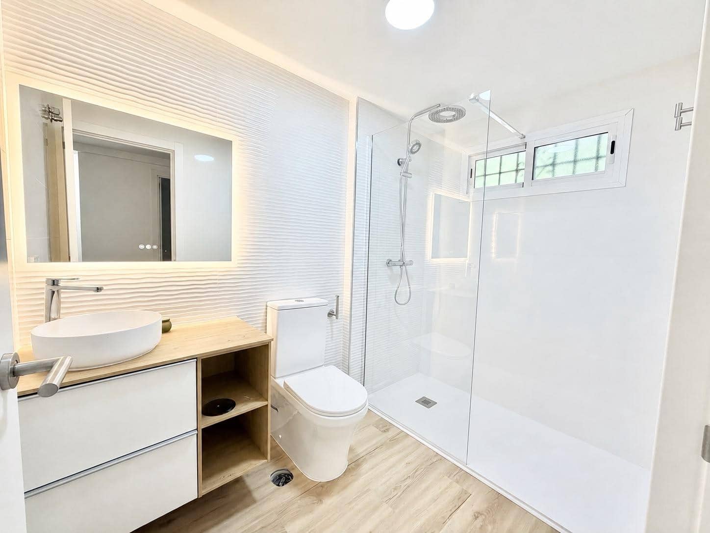 2 soveværelse Lejlighed til salg i Benalmadena med swimmingpool - € 305.000 (Ref: 10004281)