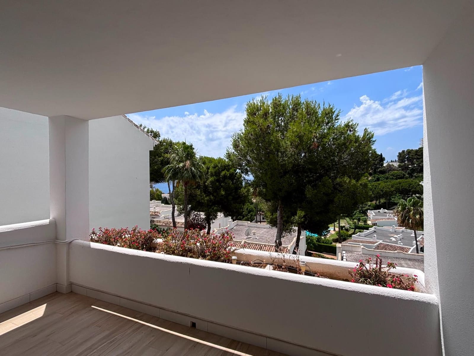 Apartamento de 2 habitaciones en Riviera del Sol en venta con piscina - 379.000 € (Ref: 10005714)