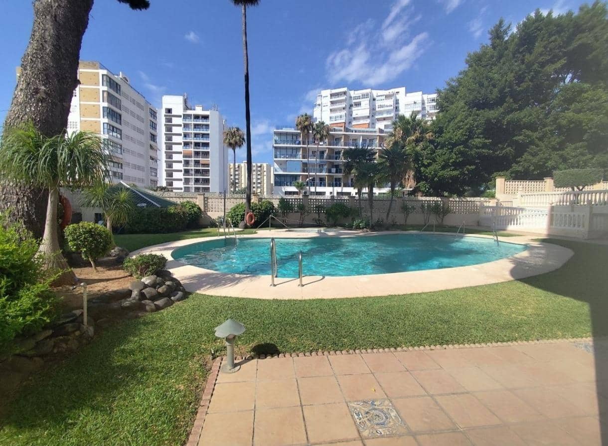 Apartamento de 2 habitaciones en Benalmádena en venta con piscina garaje - 420.000 € (Ref: 10009182)