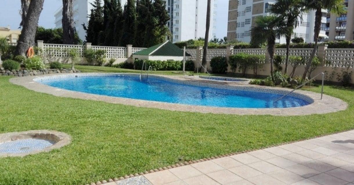 Apartamento de 2 habitaciones en Benalmádena en venta con piscina garaje - 420.000 € (Ref: 10009182)