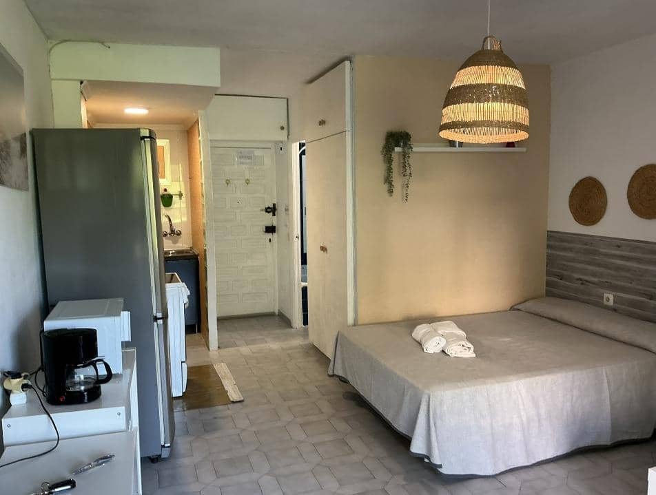 Studio till salu i Benalmadena Costa med pool - 195 000 € (Ref: 10009183)