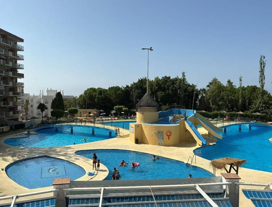 Studio till salu i Benalmadena Costa med pool - 195 000 € (Ref: 10009183)