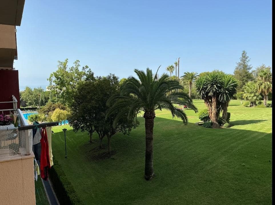 Studio till salu i Benalmadena Costa med pool - 195 000 € (Ref: 10009183)
