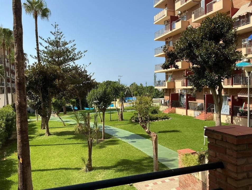 Studio till salu i Benalmadena Costa med pool - 195 000 € (Ref: 10009183)