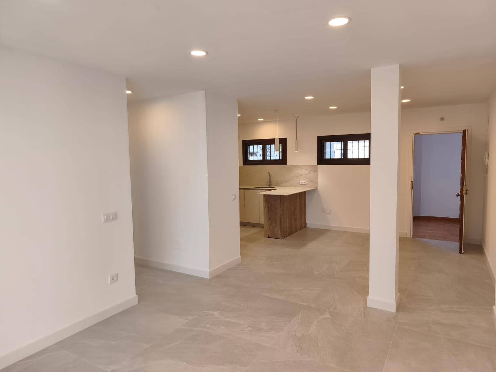 1 slaapkamer Appartement te huur in Fuengirola met zwembad garage - € 1.350 (Ref: 10032133)