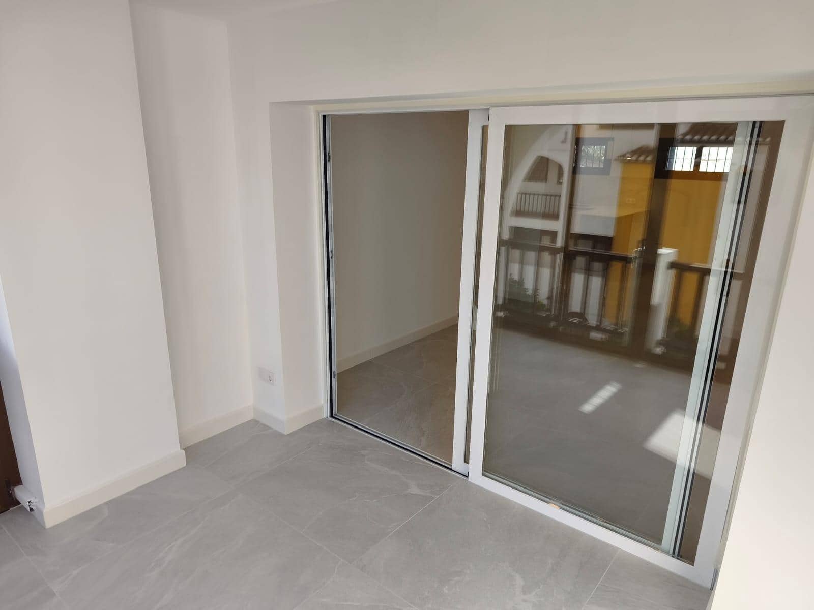 1 slaapkamer Appartement te huur in Fuengirola met zwembad garage - € 1.350 (Ref: 10032133)
