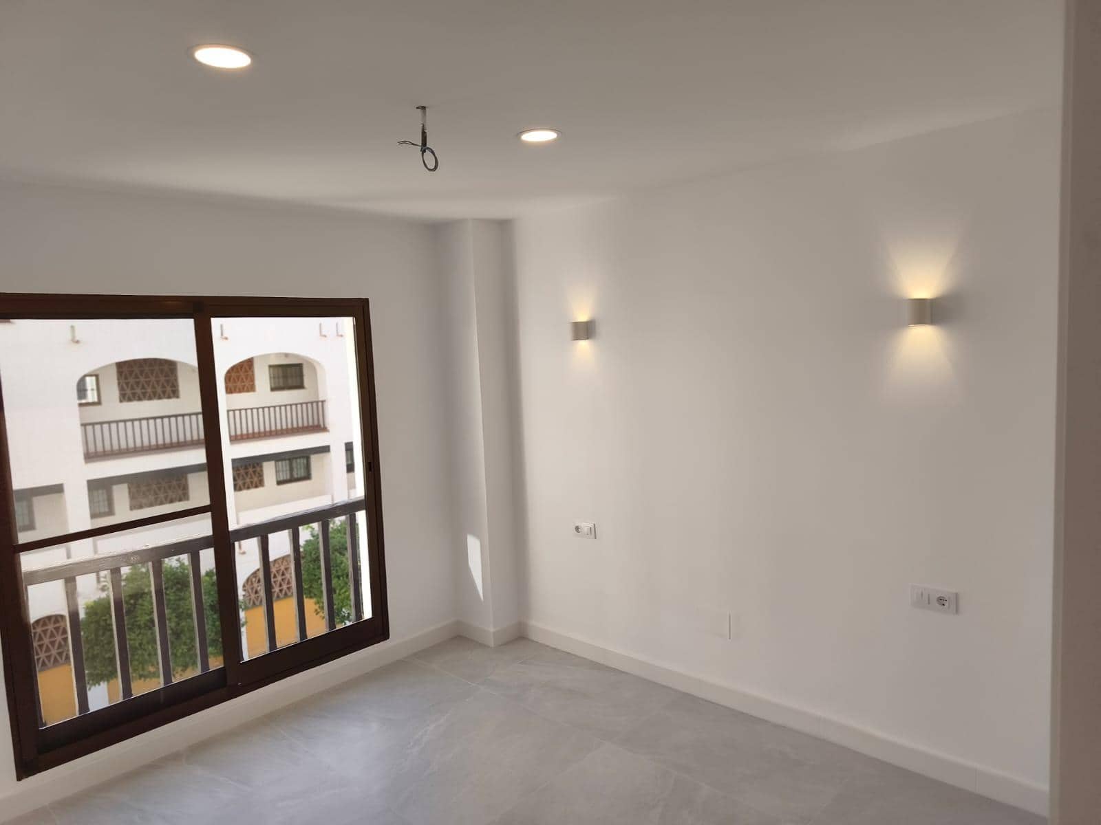 1 slaapkamer Appartement te huur in Fuengirola met zwembad garage - € 1.350 (Ref: 10032133)